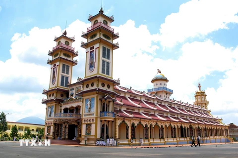 Tòa Thánh Cao Đài Tây Ninh - điểm đến du lịch tôn giáo hấp dẫn