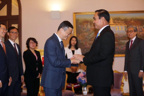 Thủ tướng Thái Lan Prayut Chan-ocha tiếp Chủ tịch tập đoàn Alibaba của Trung Quốc, tỷ phú Jack Ma. (Nguồn: nationmultimedia.com)