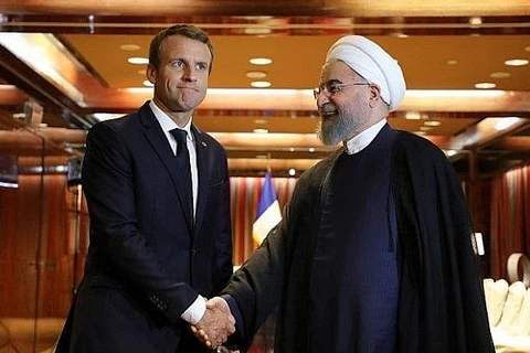 Tổng thống Pháp Emmanuel Macron và người đồng cấp Iran Hassan Rouhani gặp nhau ở New York, tháng 9/2017. (Nguồn: AFP)