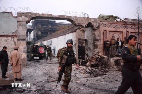 Ảnh tư liệu minh họa: Hiện trường đổ nát sau một vụ đánh bom ở Jalalabad ngày 24/1. (Nguồn: AFP/ TTXVN)