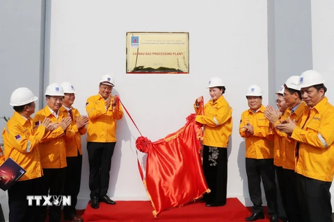 Hình ảnh Chủ tịch Quốc hội dự khánh thành Nhà máy xử lý khí Cà Mau