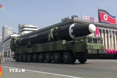 Tên lửa đạn đạo xuyên lục địa (ICBM) Hwasong-15. (Nguồn: Yonhap/TTXVN)