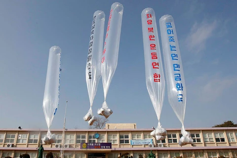 Hoạt động thả bóng bay mang theo truyền đơn chống Triều Tiên của các nhà hoạt động Hàn Quốc. Ảnh minh họa. (Nguồn: dailysabah.com)