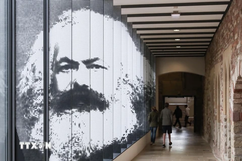 Triển lãm Karl Marx mang tên "Cuộc đời, Sự nghiệp và Thời đại" taị thành phố Trier ngày 3/5. (Nguồn: THX/TTXVN)