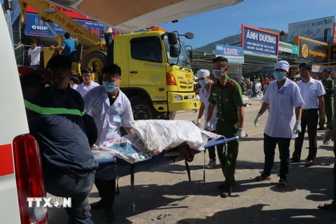 Hình ảnh hiện trường vụ tai nạn kinh hoàng làm 5 người chết ở Lâm Đồng