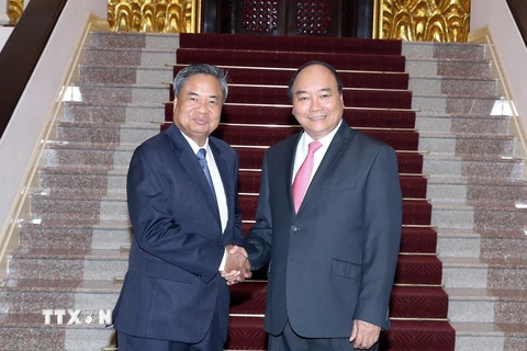 Thủ tướng Nguyễn Xuân Phúc tiếp Trưởng Ban Tổ chức Trung ương Lào