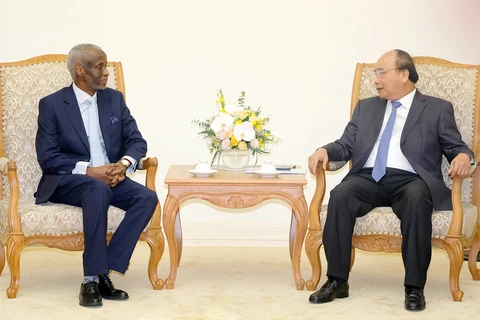 Thủ tướng Nguyễn Xuân Phúc tiếp ngài Mohamed Elmurtada Mubarak Ismail Siraq, Đại sứ Cộng hòa Sudan. (Nguồn: chinhphu.vn)