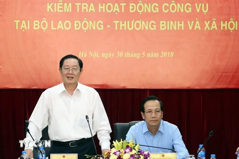 Bộ trưởng Bộ Lao động-Thương binh và Xã hội Đào Ngọc Dung phát biểu tại buổi làm việc. (Ảnh: Anh Tuấn/TTXVN)
