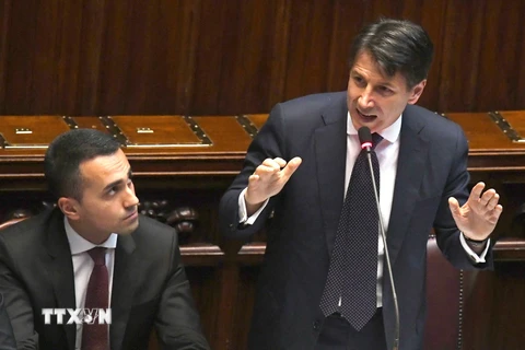 Thủ tướng Italy Giuseppe Conte (phải) phát biểu tại phiên bỏ phiếu tín nhiệm của Hạ viện đối với Chính phủ mới ở Rome ngày 6/6. (Nguồn: THX/TTXVN)