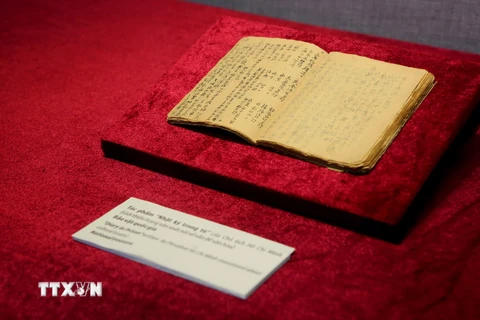 Tác phẩm “Nhật ký trong tù” của Chủ tịch Hồ Chí Minh. (Ảnh: Thành Đạt/TTXVN) 