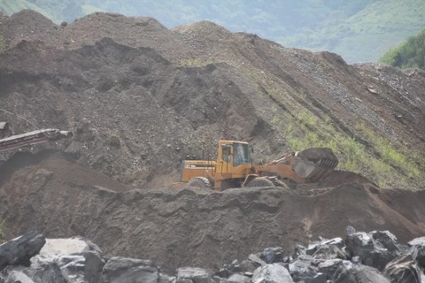 Hoạt động khai thác quặng Apatit nằm trên địa bàn thành phố Lào Cai. (Ảnh: Hùng Võ/Vietnam+)