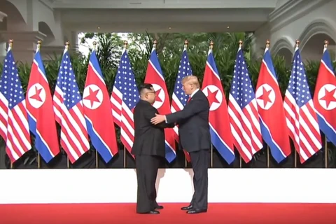 Tổng thống Mỹ và nhà lãnh đạo Triều Tiên bắt đầu họp thượng đỉnh
