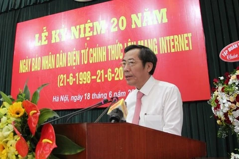 Tổng Biên tập Báo Nhân Dân Thuận Hữu phát biểu tại lễ kỷ niệm. (Nguồn: Báo Nhân dân)