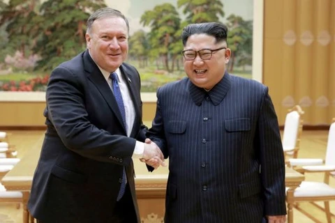 Ngoại trưởng Mỹ Mike Pompeo gặp nhà lãnh đạo Triều Tiên Kim Jong-un ở Bình Nhưỡng. (Nguồn: Reuters)