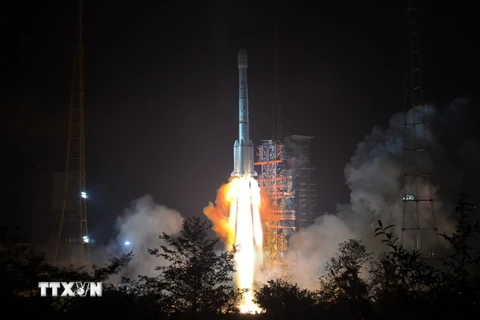 Trung Quốc phóng vệ tinh viễn thông APSTAR-6C lên quỹ đạo. (Nguồn: THX/TTXVN)