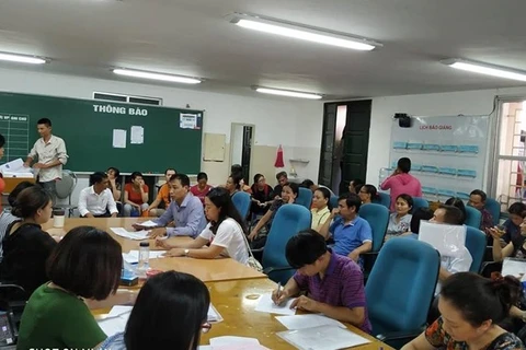 Hà Nội: Trường Tạ Quang Bửu phải trả lệ phí khi học sinh rút hồ sơ