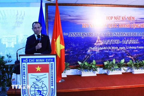 Ông Vincent Floreani, Tổng lãnh sự Cộng hòa Pháp tại Thành phố Hồ Chí Minh phát biểu tại buổi lễ. (Ảnh: Xuân Khu/TTXVN)
