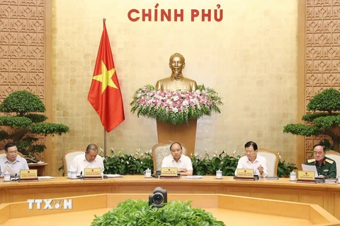 Thủ tướng Nguyễn Xuân Phúc chủ trì phiên họp Chính phủ. (Ảnh: Thống Nhất/TTXVN)
