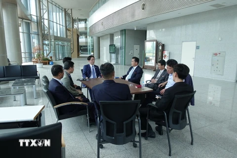 Ảnh tư liệu: Các quan chức Hàn Quốc và Triều Tiên thảo luận về việc thành lập văn phòng liên lạc liên Triều tại thành phố Kaesong ngày 8/6. (Nguồn: Yonhap/TTXVN)