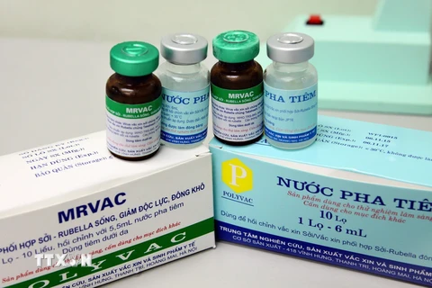 Vắcxin phối hợp sởi-rubella do Việt Nam sản xuất đã được thử nghiệm lâm sàng và được đánh giá là an toàn, hiệu quả cho người sử dụng trong Chương trình tiêm chủng mở rộng, phục vụ tiêm miễn phí cho trẻ em. (Ảnh: TTXVN)
