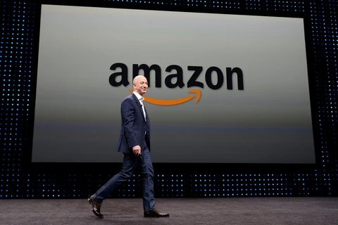 Giá trị 1.000 tỷ USD của Amazon đánh dấu chương mới nhất trong câu chuyện đáng kinh ngạc về tài năng kinh doanh của Jeff Bezos, người giàu nhất thế giới. (Ảnh: Michael Nelson/EPA)