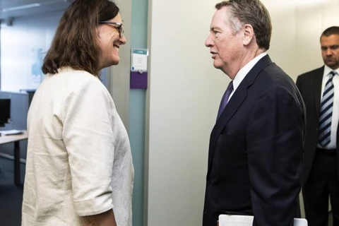 Đại diện cấp cao về thương mại của Liên minh châu Âu (EU) Cecilia Malmstrom (trái) và người đồng cấp Mỹ Robert Lighthizer. (Nguồn: EC)