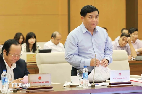 Bộ trưởng Bộ Kế hoạch và Đầu tư Nguyễn Chí Dũng phát biểu ý kiến. (Ảnh: Phương Hoa/TTXVN)