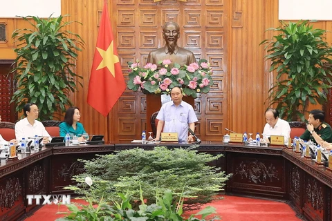Thủ tướng Nguyễn Xuân Phúc phát biểu tại buổi làm việc với lãnh đạo tỉnh Lạng Sơn, sáng 24/9. (Ảnh: Thống Nhất/TTXVN)