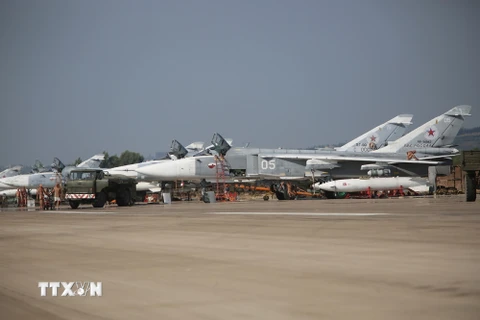 Ảnh tư liệu: Máy bay ném bom Sukhoi Su-24 của Nga tại căn cứ không quân Hmeimim, tỉnh Latakia, Syria. (Nguồn: AFP/TTXVN)