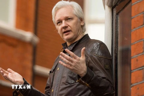 Ảnh tư liệu: Nhà sáng lập WikiLeaks Julian Assange tại đại sứ quán Ecuador ở Anh tháng 5/2017. (Nguồn: PA/TTXVN)