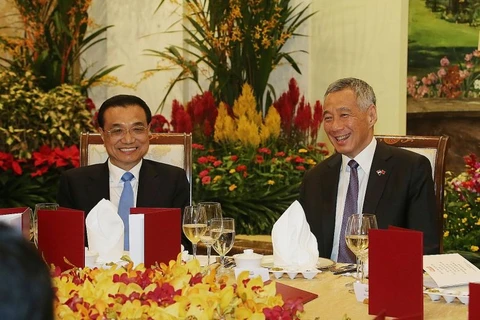 Thủ tướng Trung Quốc Lý Khắc Cường và Thủ tướng Singapore Lý Hiển Long. (Nguồn: straitstimes)