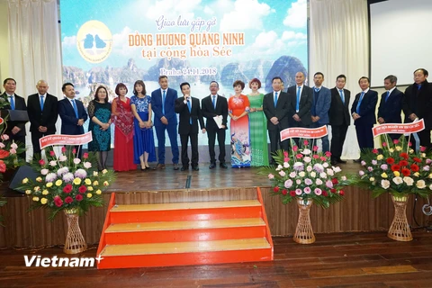 Lễ ra mắt Hội đồng hương Quảng Ninh ở Séc. (Ảnh: Hồng Kỳ/Vietnam+)