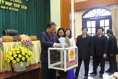Đại biểu Hội đồng Nhân dân tỉnh Hải Dương bỏ phiếu tín nhiệm các chức danh do Hội đồng Nhân dân tỉnh bầu. (Nguồn: haiduong.gov.vn)