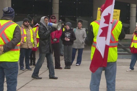 Những người biểu tình Áo vàng ở Canada. (Nguồn: Newsy People)