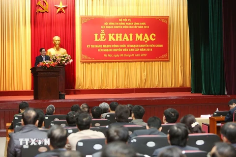 Bộ trưởng Lê Vĩnh Tân, Bộ trưởng Bộ Nội vụ phát biểu. (Ảnh: Dương Giang/TTXVN)