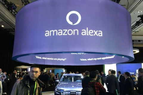 Một gian trưng bày với quảng cáo trợ lý ảo Alexa của Amazon. (Nguồn: challenges.fr)