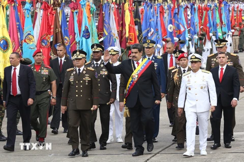 Tổng thống Nicolas Maduro (giữa) tại lễ nhậm chức nhiệm kỳ thứ hai ở Caracas, Venezuela, ngày 10/1/2019. (Nguồn: THX/TTXVN)