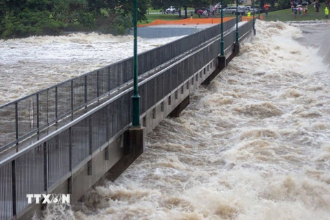 Cảnh ngập lụt do mưa lớn tại thành phố Townsville, miền Đông Bắc Australia ngày 2/2/2019. (Nguồn: AFP/TTXVN)