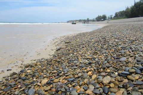 Bình Thuận: Bãi đá 7 màu bị lấp nằm trong hành lang bảo vệ bờ biển