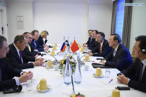 Ngoại trưởng Nga Sergey Lavrov hội đàm với Ủy viên Bộ Chính trị Đảng Cộng sản Trung Quốc, kiêm Chủ nhiệm Văn phòng Ủy ban Công tác đối ngoại Trung ương Đảng Dương Khiết Trì. (Nguồn: news.cn)