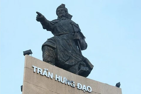 TPHCM lên tiếng về việc di dời lư hương ở tượng Trần Hưng Đạo