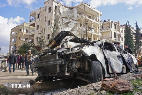 Hiện trường vụ đánh bom kép ở thành phố Idlib, miền Tây Bắc Syria ngày 18/2/2019. (Nguồn: AFP/TTXVN)