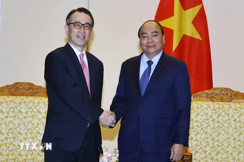 Thủ tướng Nguyễn Xuân Phúc tiếp ông Kanetsugu Mike, Tổng giám đốc Ngân hàng MUFG, Nhật Bản. (Ảnh: Thống Nhất/TTXVN)