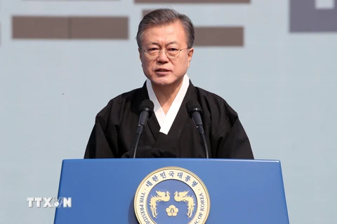 Tổng thống Hàn Quốc Moon Jae-in phát biểu tại lễ kỷ niệm ngày Hàn Quốc kỷ niệm 100 năm Phong trào Độc lập 1/3 ở thủ đô Seoul. (Nguồn: YONHAP/TTXVN)