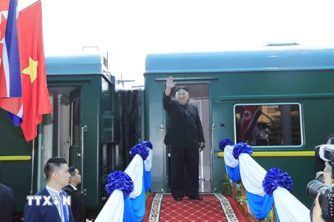 Hình ảnh lễ tiễn Chủ tịch Triều Tiên Kim Jong-un tại ga Đồng Đăng 