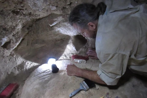 Các nhà khảo cổ học làm việc tại hiện trường vùng rừng rậm Petén của Guatemala. (Nguồn: NATGEO)