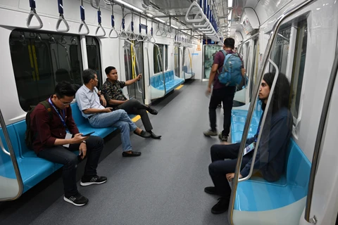 Người dân Indonesia hoan hỉ với tuyến Metro đầu tiên ở Jakarta