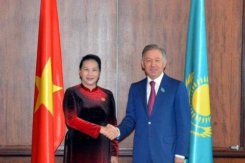 Chủ tịch Quốc hội Nguyễn Thị Kim Ngân hội kiến Ngài Nurlan Z.Nigmatulin, Chủ tịch Quốc hội Cộng hòa Kazakhstan. (Ảnh: Trọng Đức/TTXVN)