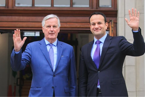 Trưởng đoàn đàm phán của Liên minh châu Âu (EU) về Brexit, ông Michel Barnier (trái) và Thủ tướng Ireland Leo Varadkar. (Nguồn: independent.ie)