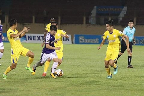 Chia điểm với Sanna Khánh Hòa, Hà Nội FC không đòi được ngôi đầu